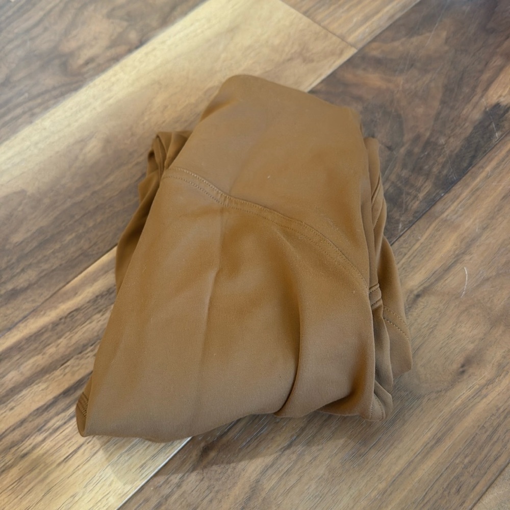 Lululemon brown/tan leggings